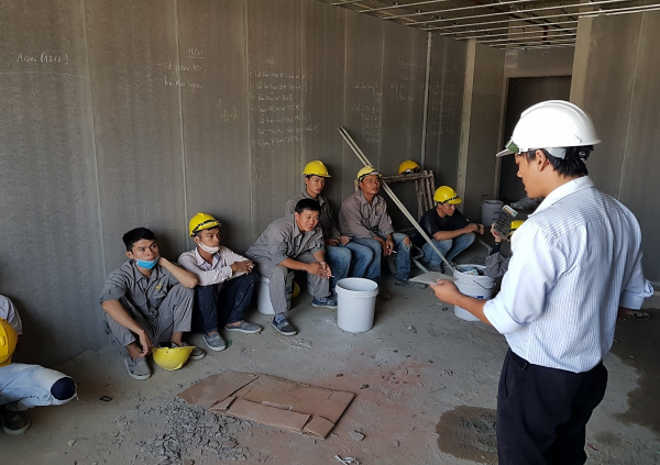 CÔNG TY VCN TỔ CHỨC KHÓA ĐÀO TẠO NGHỀ KỸ THUẬT XÂY DỰNG CHO ĐỘI NGŨ CÔNG NHÂN